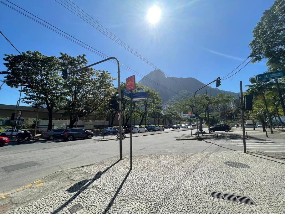 Cobertura Estilosa Com Vista Linda E Privacidade *