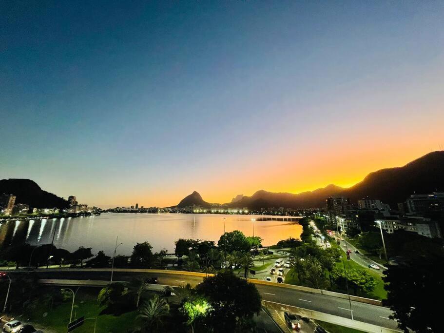 Cobertura Estilosa Com Vista Linda E Privacidade Apartamento Rio de Janeiro