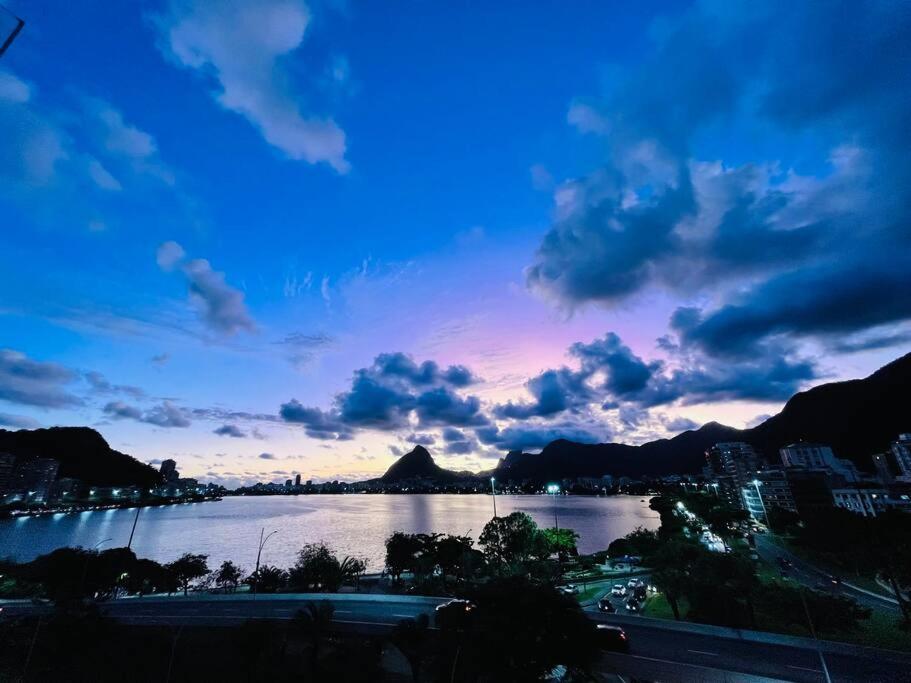 Cobertura Estilosa Com Vista Linda E Privacidade *
