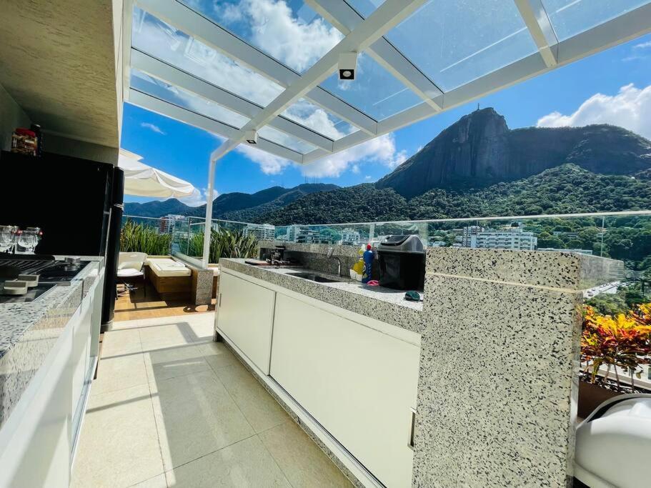 Cobertura Estilosa Com Vista Linda E Privacidade Apartamento