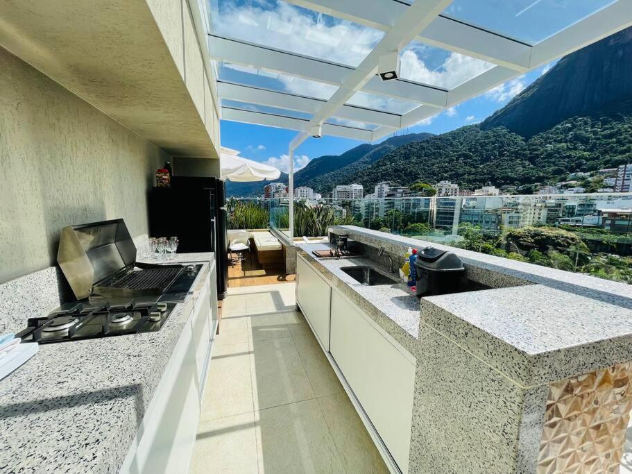 Cobertura Estilosa Com Vista Linda E Privacidade Apartamento Rio de Janeiro