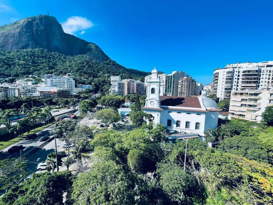Cobertura Estilosa Com Vista Linda E Privacidade