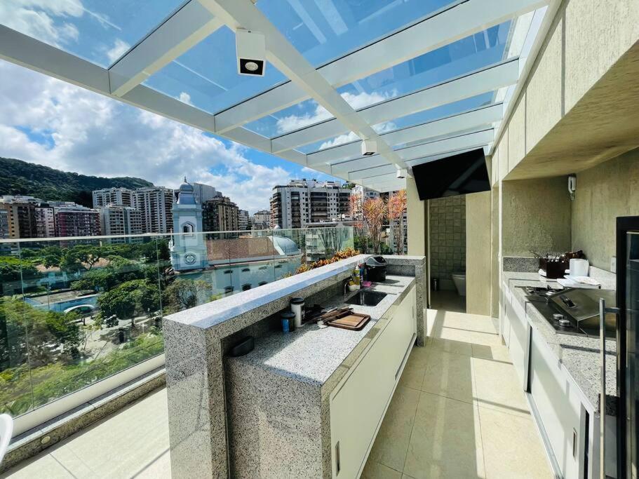 Cobertura Estilosa Com Vista Linda E Privacidade Rio de Janeiro