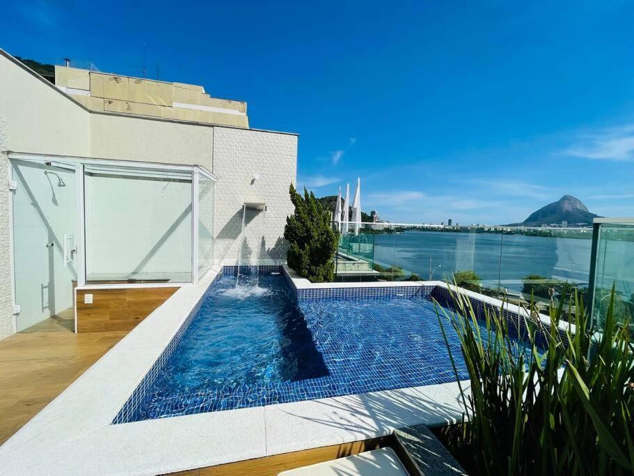 Cobertura Estilosa Com Vista Linda E Privacidade Apartamento Rio de Janeiro