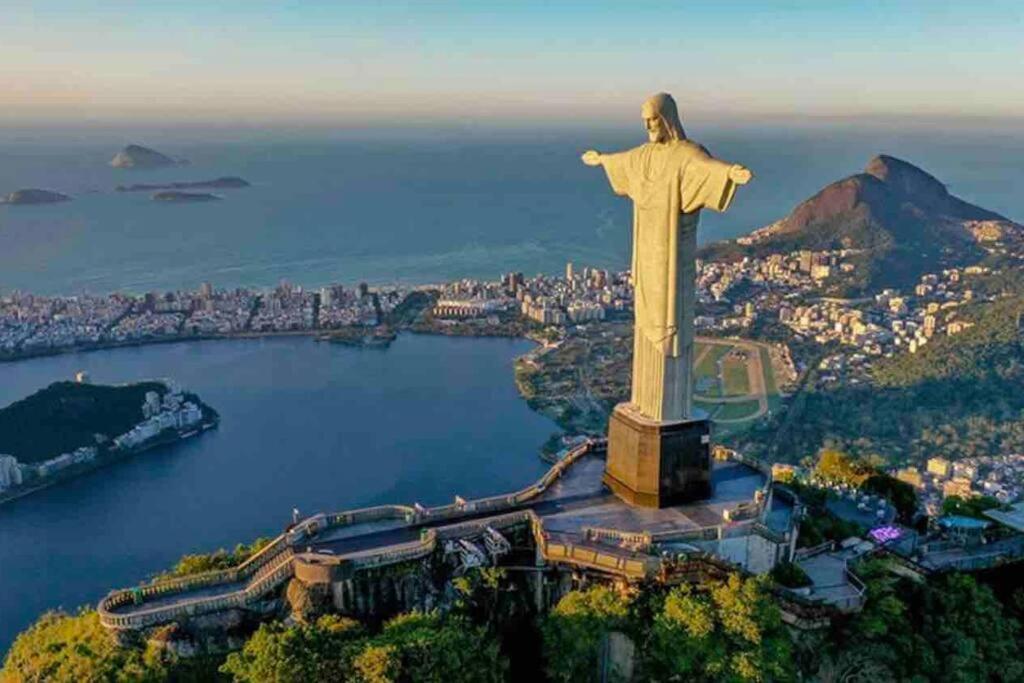 Cobertura Estilosa Com Vista Linda E Privacidade *