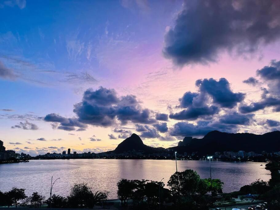 Cobertura Estilosa Com Vista Linda E Privacidade Apartamento